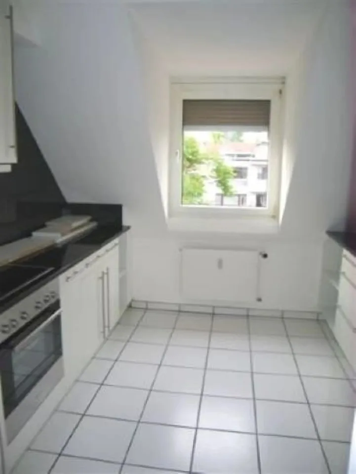 5 Zimmer Dachgeschosswohnung in fußläufiger Nähe zur Messe und zum Bahnhof