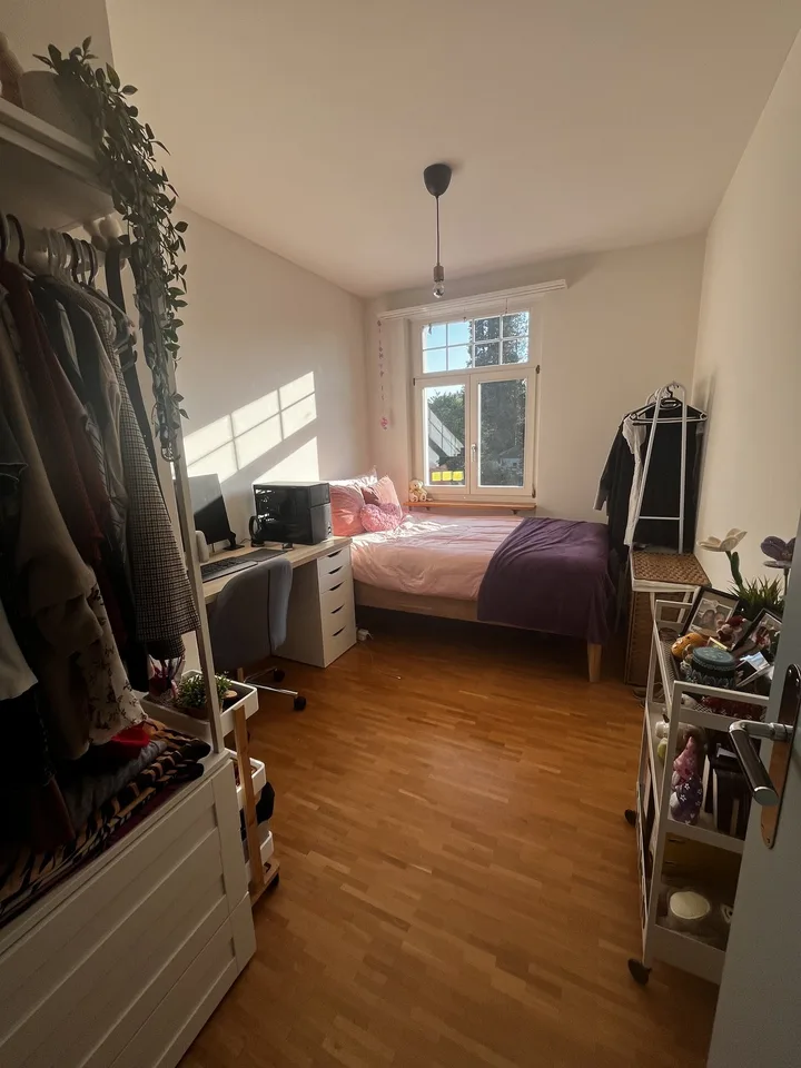 WG-Zimmer im ruhigen Zelgli-Quartier sucht dich! 🏡