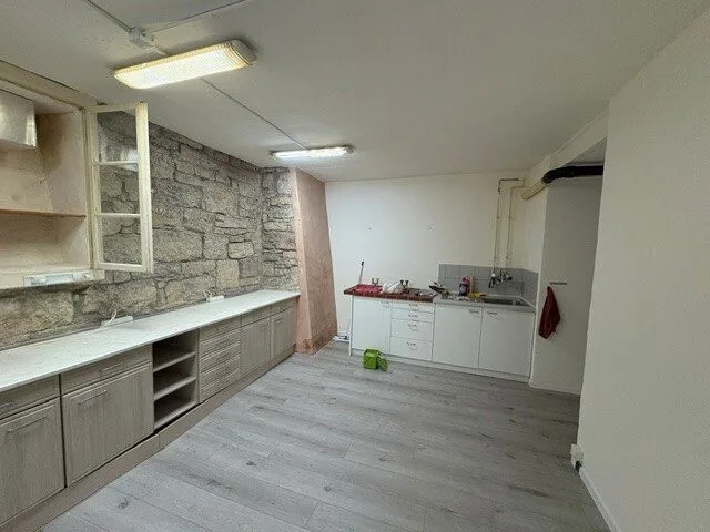 Attraktives Büro / Atelier in wunderschönem Altbau (Nähe Heuwaage)