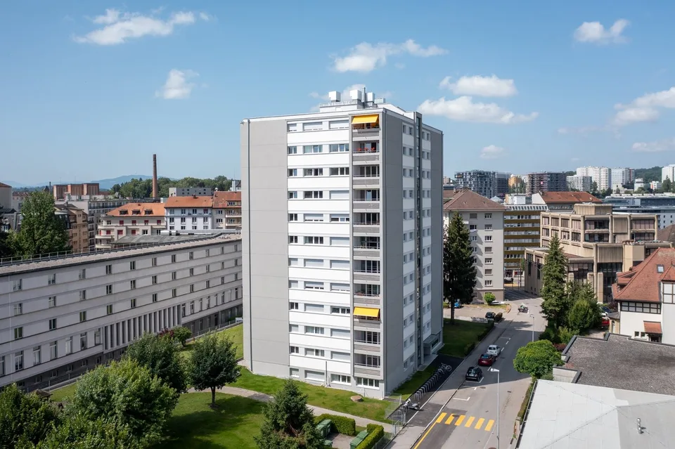 Appartement de 4.5 pièces au dernier étage avec balcon