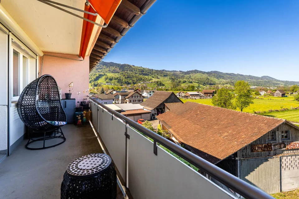 Helle 3.5-Zimmerwohnung mit Balkon und Weitblick