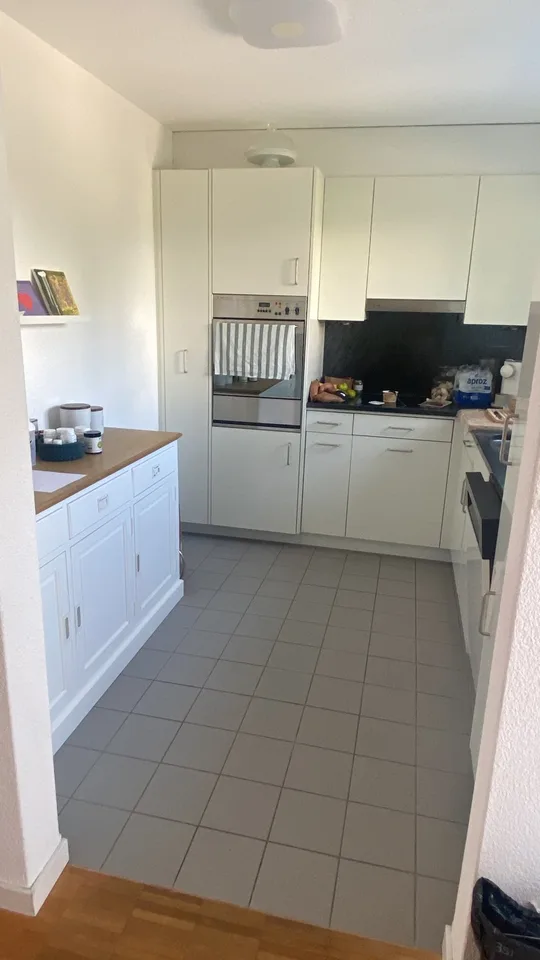 Möbiliertes Zimmer, 16m2