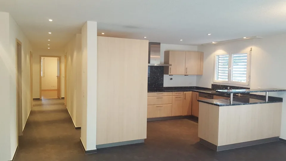 Moderne 4.5-Zi-Wohnung, zentral, Seenähe