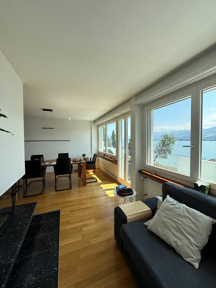 4-Zimmerwohnung mit grossem Balkon und schöner Seesicht
