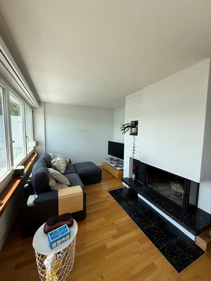 4-Zimmerwohnung mit grossem Balkon und schöner Seesicht