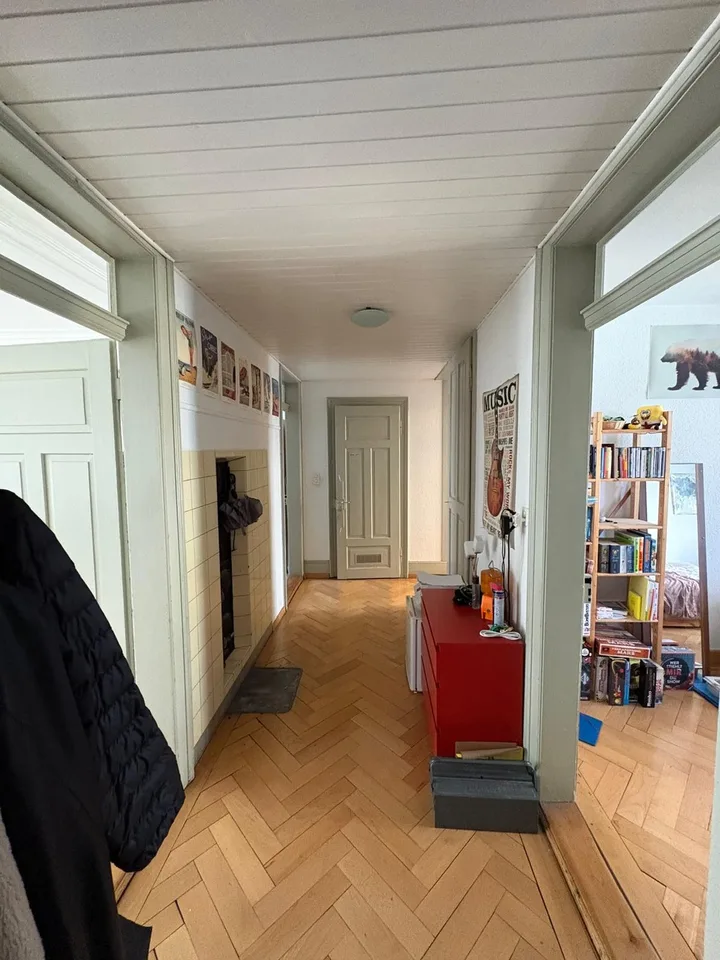 WG-Zimmer in zentraler Altbauwohnung mit Dachterrasse