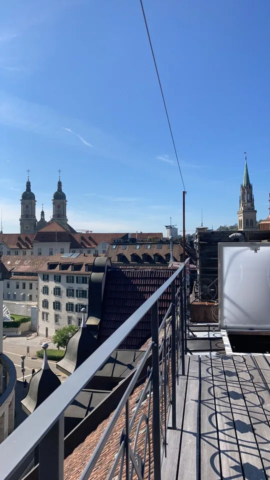 WG-Zimmer in zentraler Altbauwohnung mit Dachterrasse