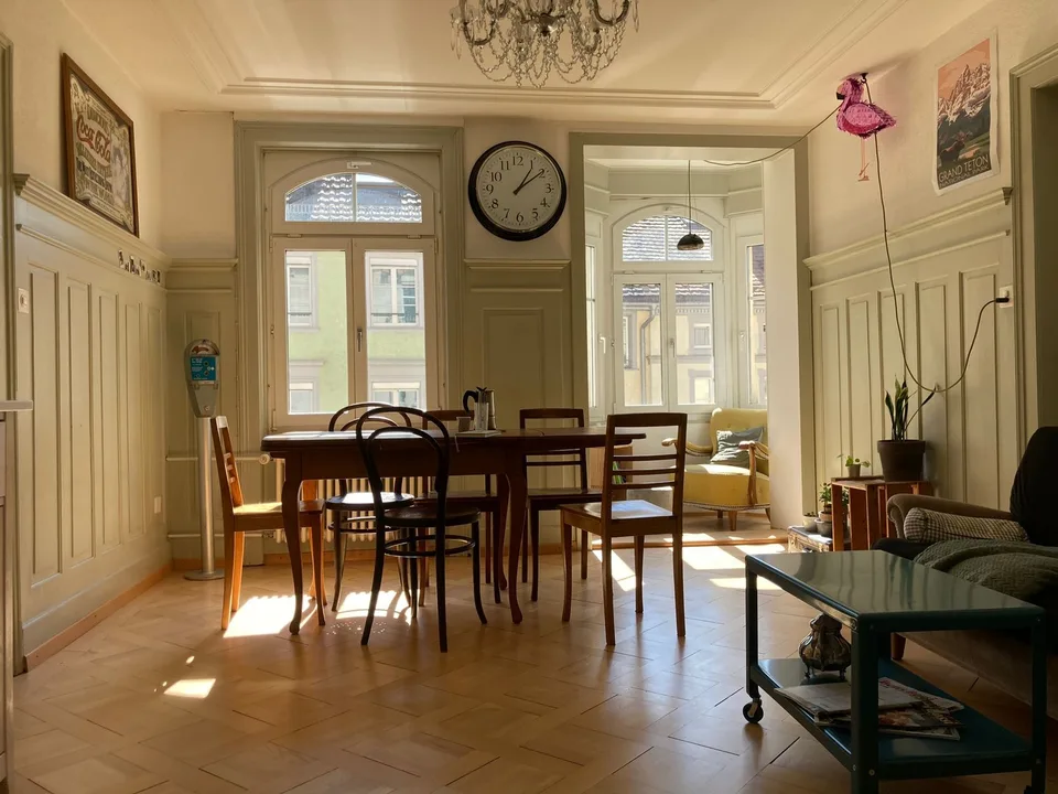 WG-Zimmer in zentraler Altbauwohnung mit Dachterrasse