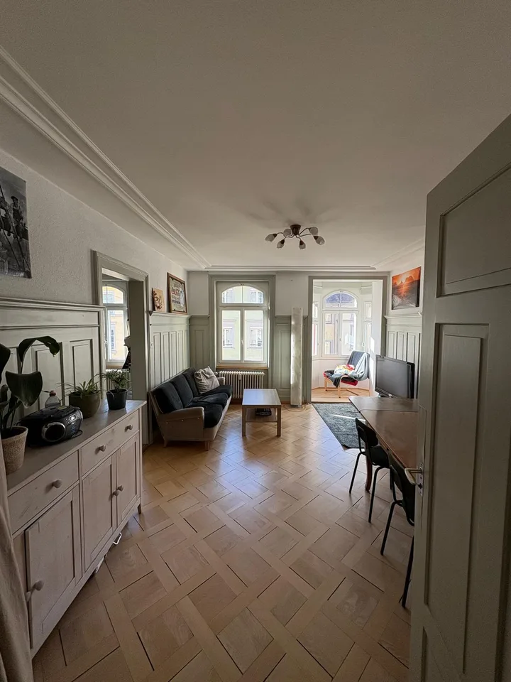 WG-Zimmer in zentraler Altbauwohnung mit Dachterrasse