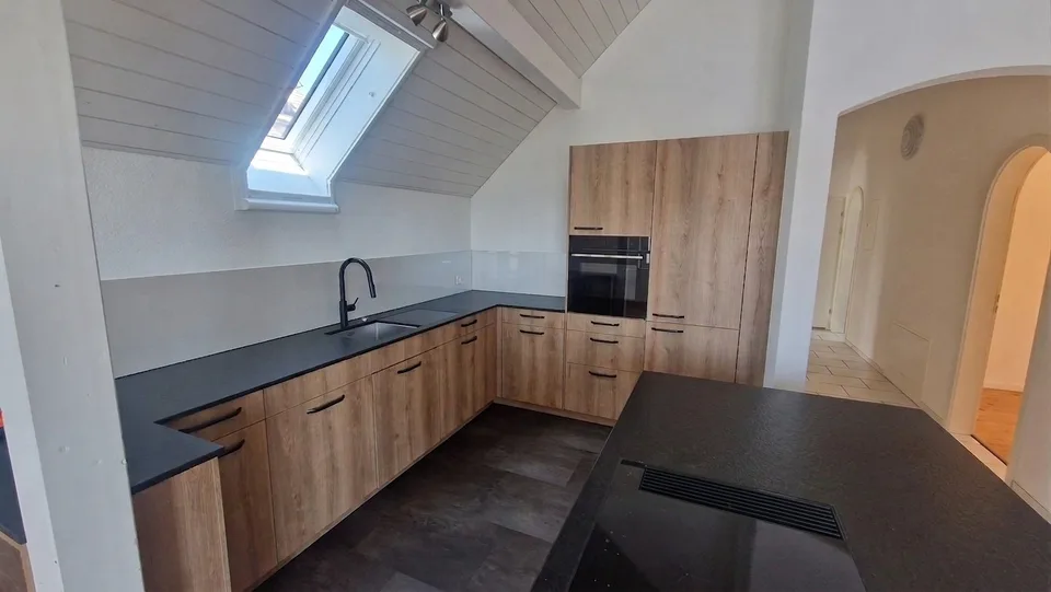 Helle 3.5-Zimmer-Dachgeschosswohnung mit modernem Ausbaustandard in Bäretswil