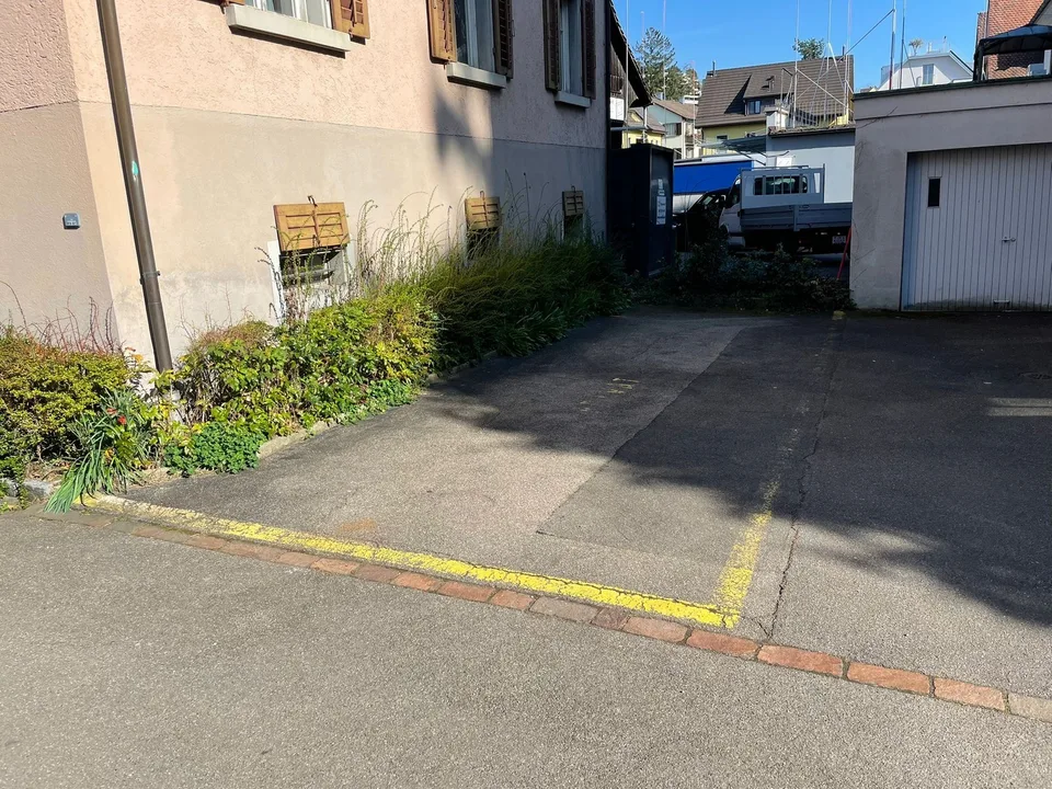Langer Parkplatz zu vermieten (Doppel PP oder für Anhänger)