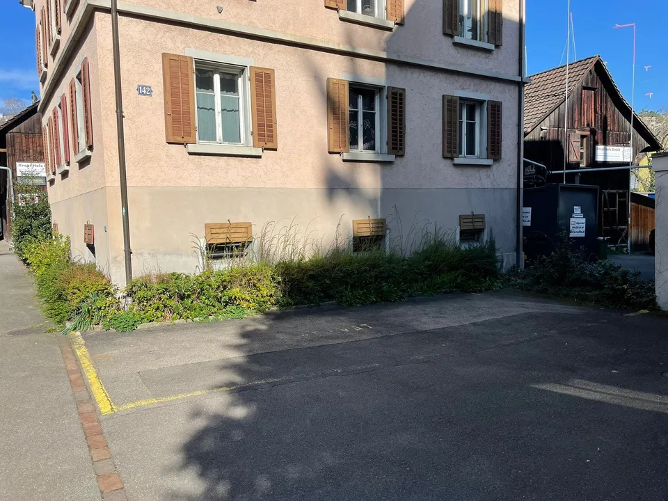 Langer Parkplatz zu vermieten (Doppel PP oder für Anhänger)