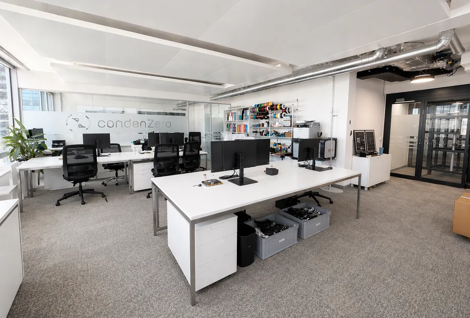 Moderne 90m² Bürofläche mit Lagerraum in Oerlikon