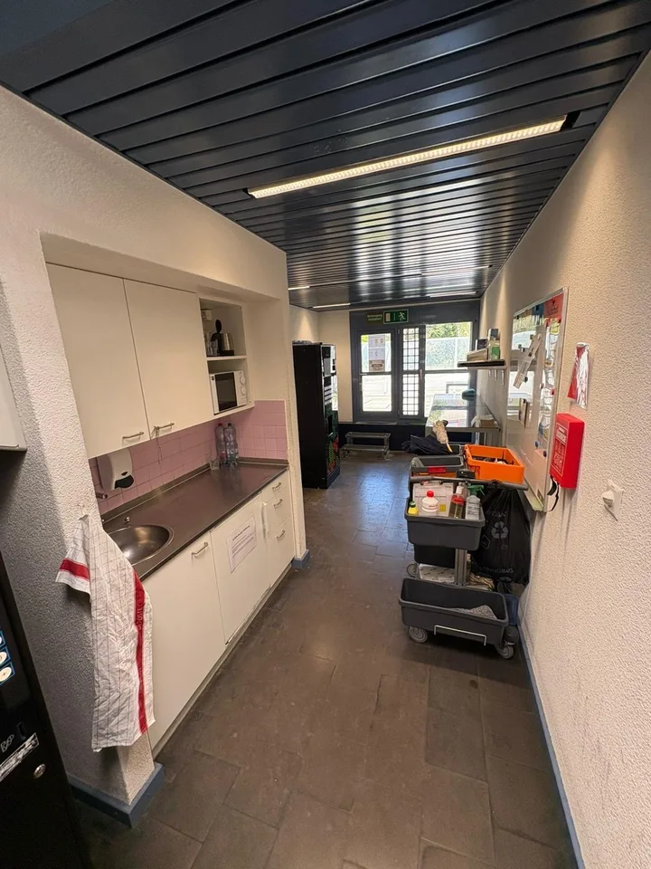 Attraktive Gewerbe-/Lagerfläche in Glattbrugg mit optimaler Verkehrsanbindung – Foto 7 von 9