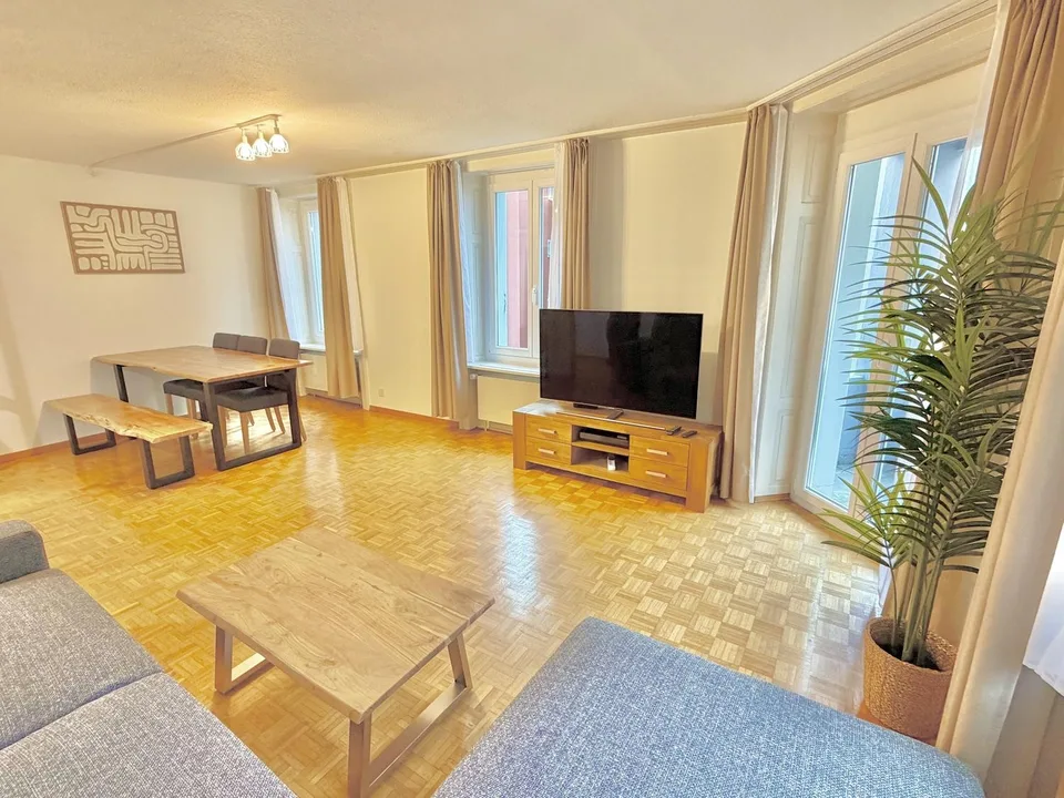 Zentrales Zimmer mitten im Kreis 4 :)