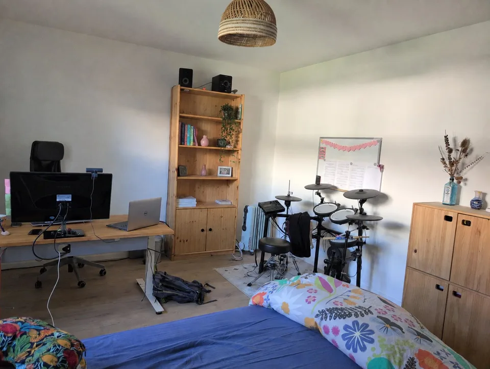WG-Zimmer in 2er WG im lauschigen Höngg nahe Limmat (4-ZiWo)