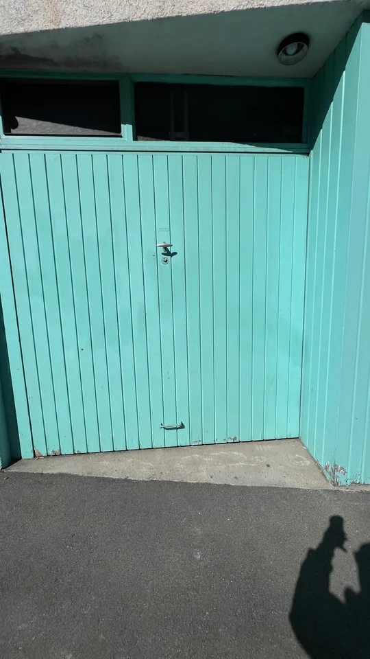 GARAGE BOX ZU VERMIETEN AB SOFORT