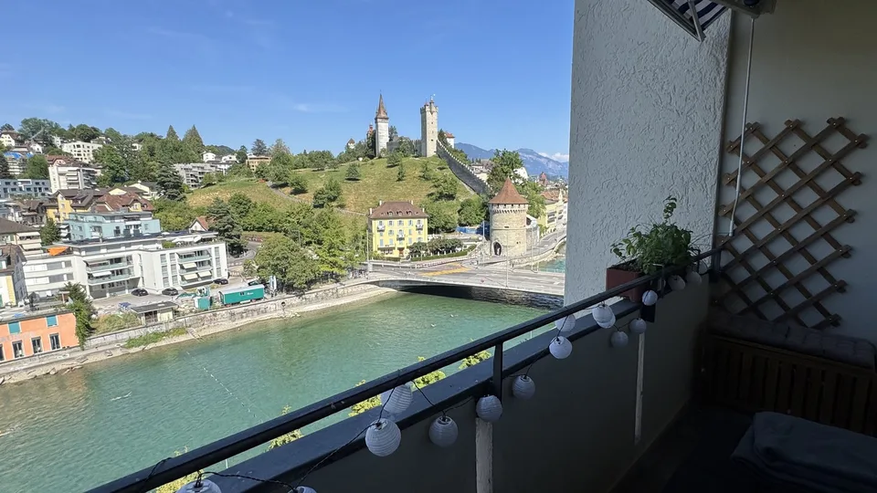 Helle Altbauwohnung mit Balkon und traumhafter Aussicht über Luzern