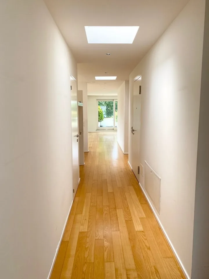 Appartamento mansardato di 4,5 locali con grande terrazza sul tetto a Therwil – foto 7 di 12