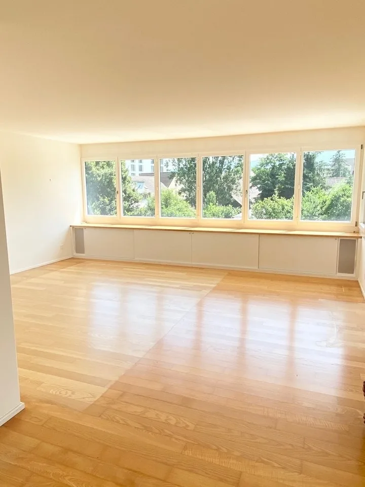 Appartamento mansardato di 4,5 locali con grande terrazza sul tetto a Therwil – foto 8 di 12