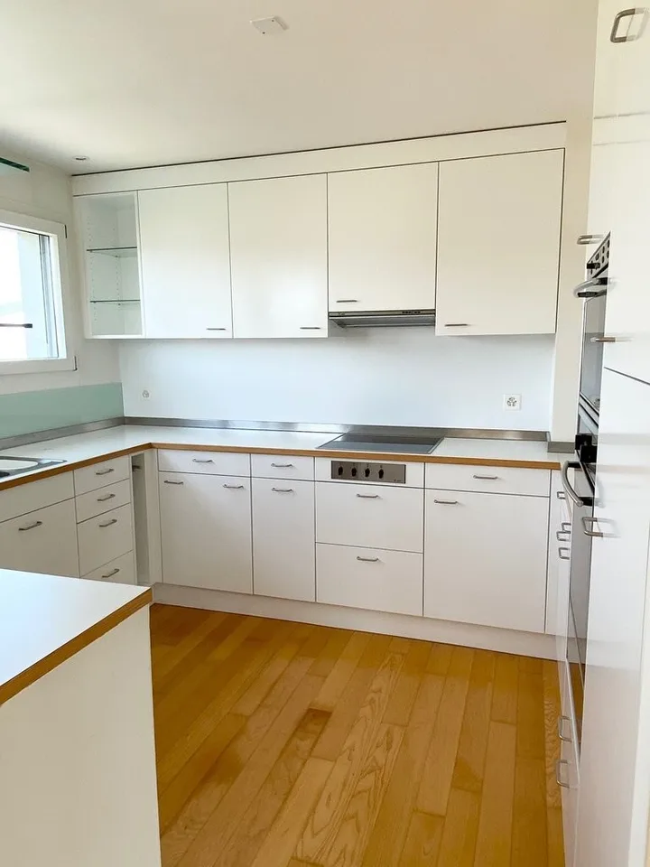 Appartamento mansardato di 4,5 locali con grande terrazza sul tetto a Therwil – foto 11 di 12