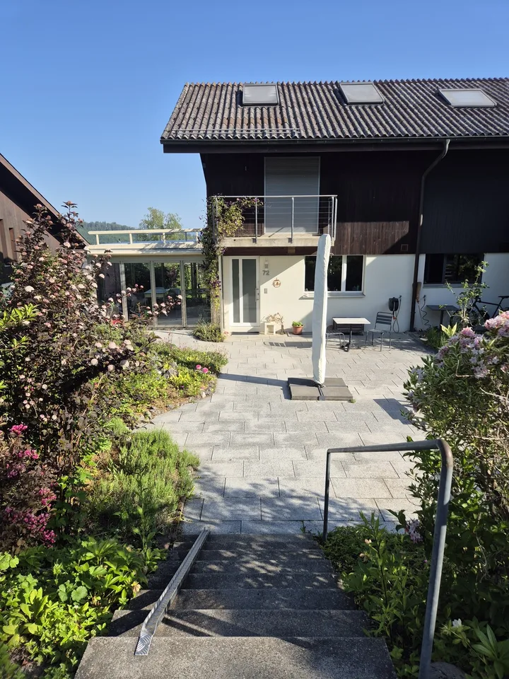 4,5-Zi-Haus in Schliern (BE), möbliert, auf Zeit