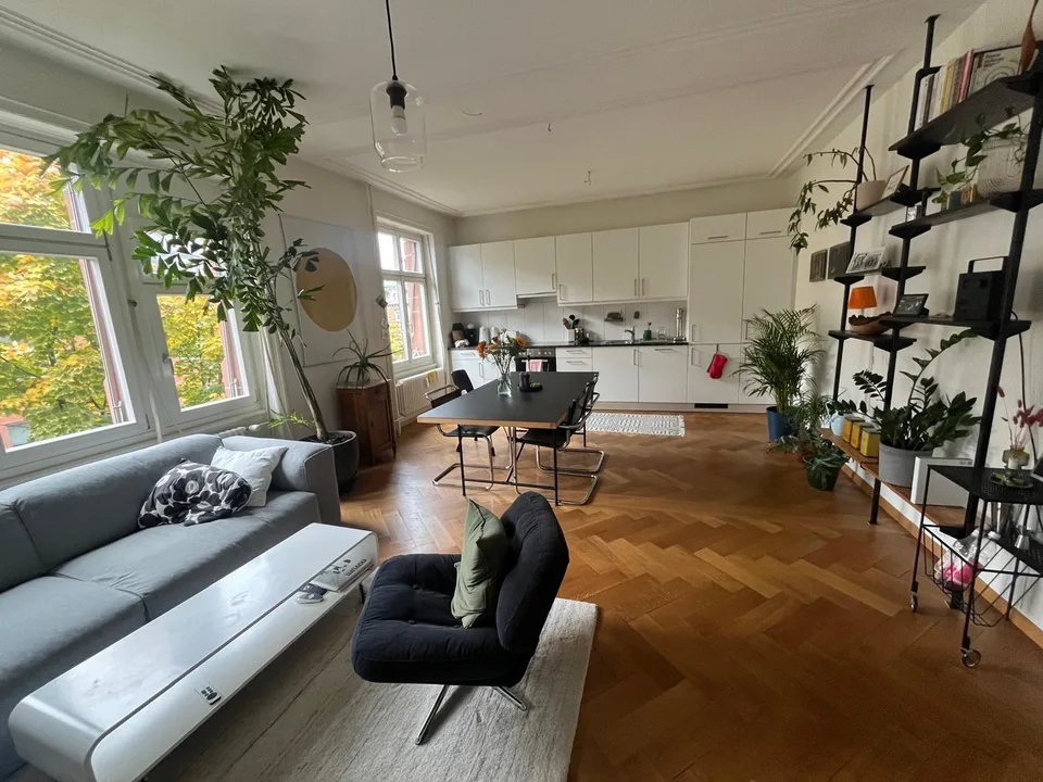 WG mit Aussicht, Balkon & bester Lage im 4057, 1 Zimmer frei ab August