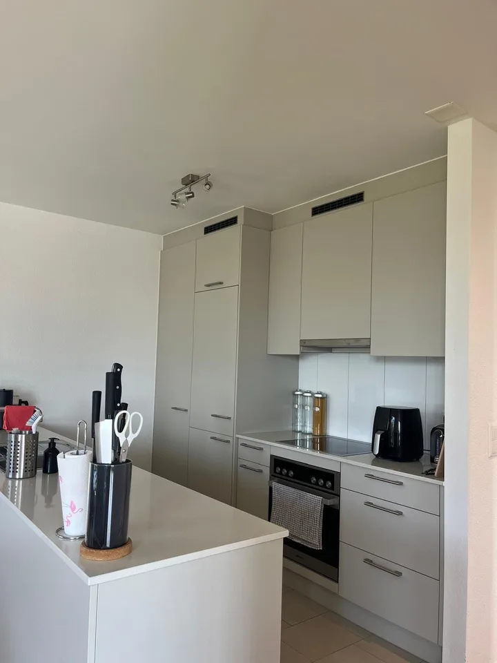 Freies Zimmer in 3er WG ab Sept.