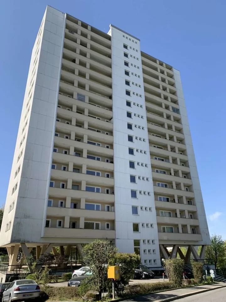 Appartement de 5.5 pièces au 16ème étage avec balcon à Lausanne