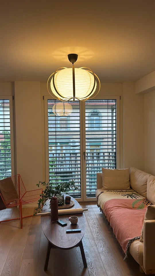 Bright Flat in one of Zurich's most connected addresses · Available Immediately or by Arrangement