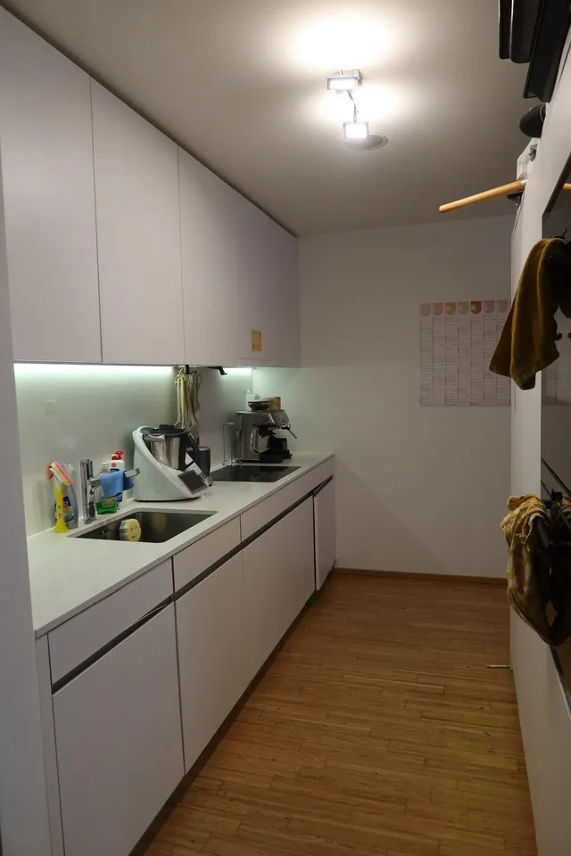 Zimmer für 3-4 Tage die Woche in moderner, heller Wohnung mit eigenem Bad