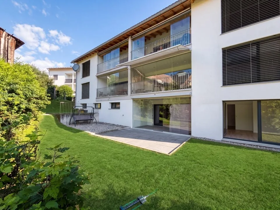 Moderne Erdgeschosswohnung mit eigenem Gartenbereich