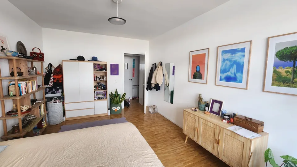 Sunny room in a shared flat (available 30.08 to 27.09.2026)