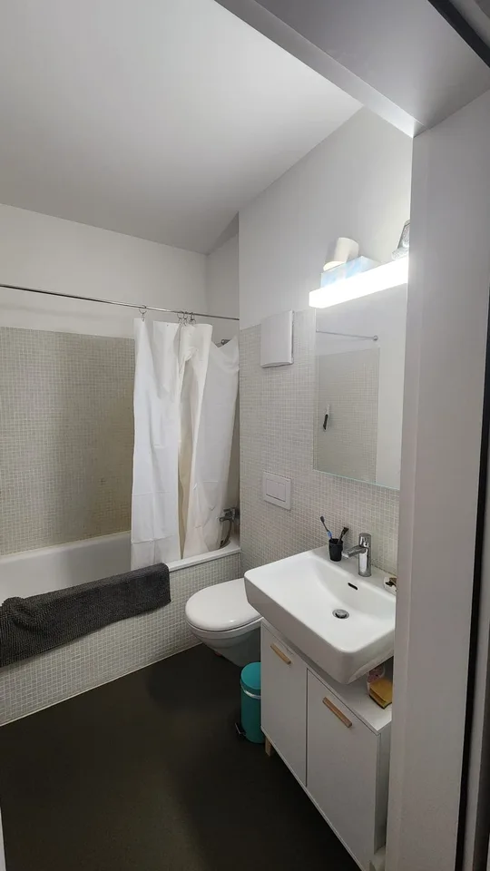 Sunny room in a shared flat (available 30.08 to 27.09.2026)