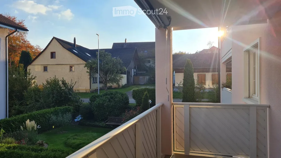 Helle, ruhige 3.5 ZWG mit tollem Südbalkon nahe Hallwilersee