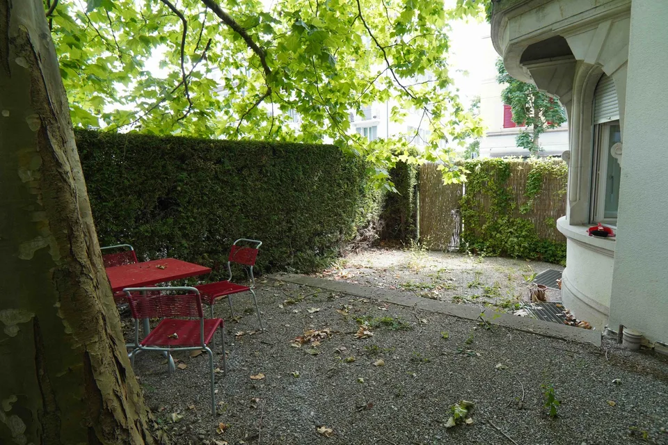 Charming 2.5-Room Ground Floor Apartment with Garden near Lake Zürich  Seestrasse, 8038 Zürich