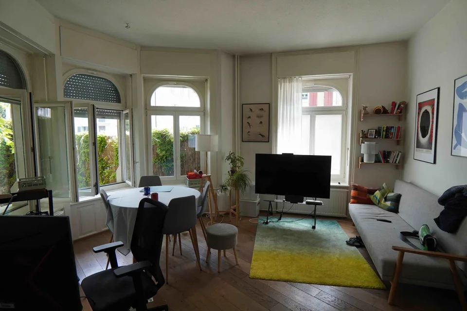 Charming 2.5-Room Ground Floor Apartment with Garden near Lake Zürich  Seestrasse, 8038 Zürich