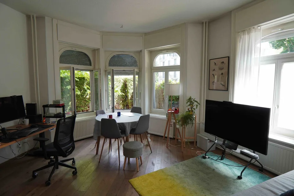 Charming 2.5-Room Ground Floor Apartment with Garden near Lake Zürich  Seestrasse, 8038 Zürich