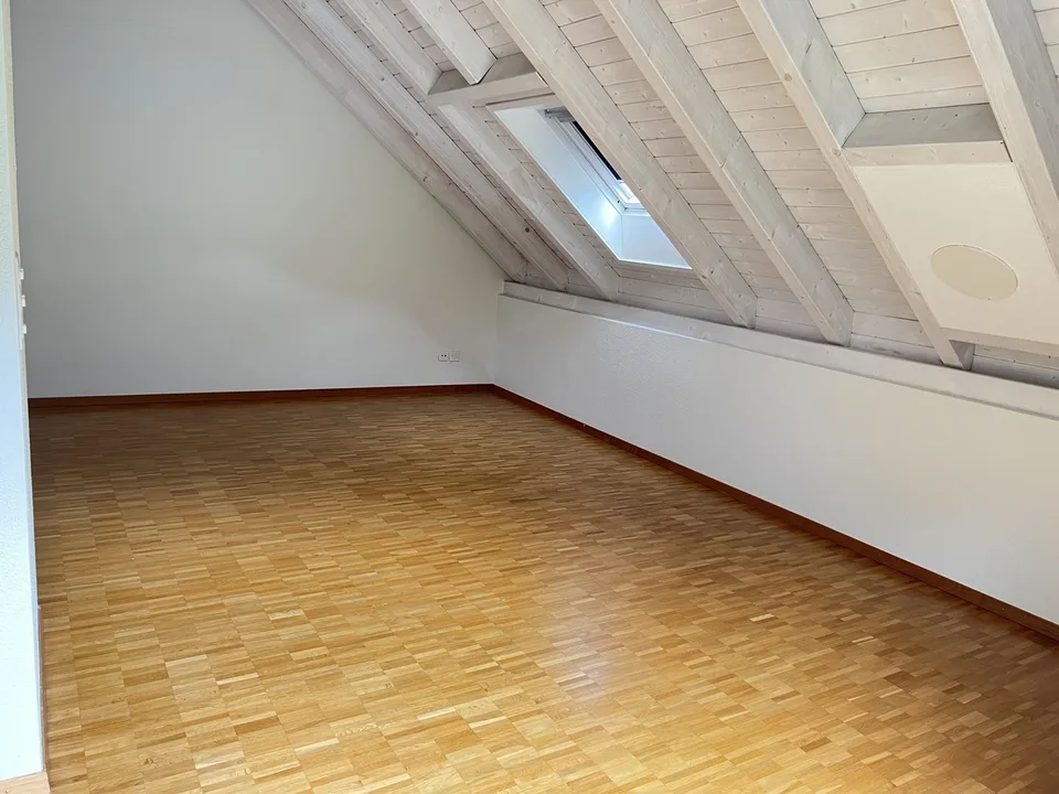 Zu Vermieten 3.5 Zimmer Dachwohnung in 6122 Menznau