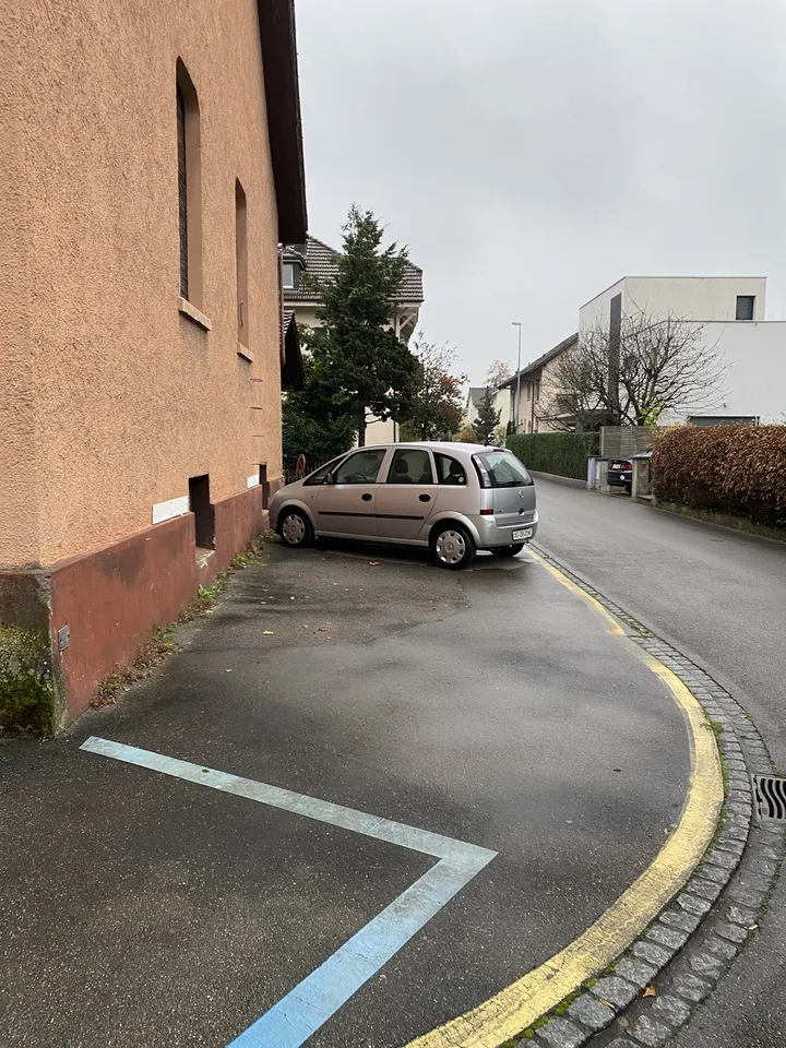 Aussenabstellplatz zu vermieten