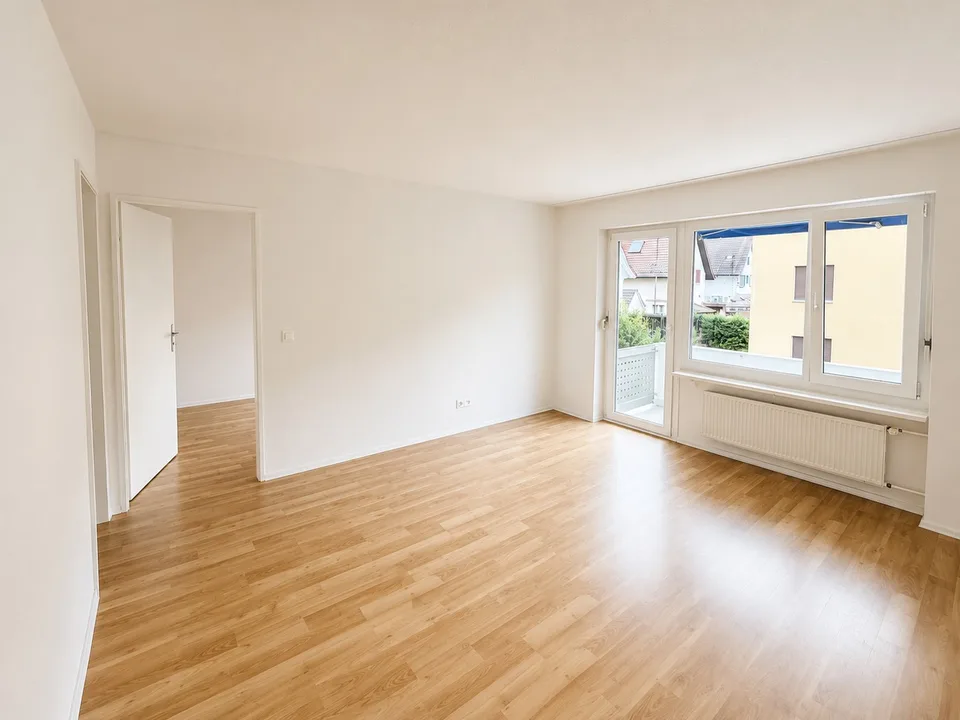 Modern 3 - Zimmer Wohnung mit Balkon und moderner Küche