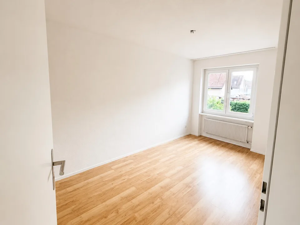 Modern 3 - Zimmer Wohnung mit Balkon und moderner Küche