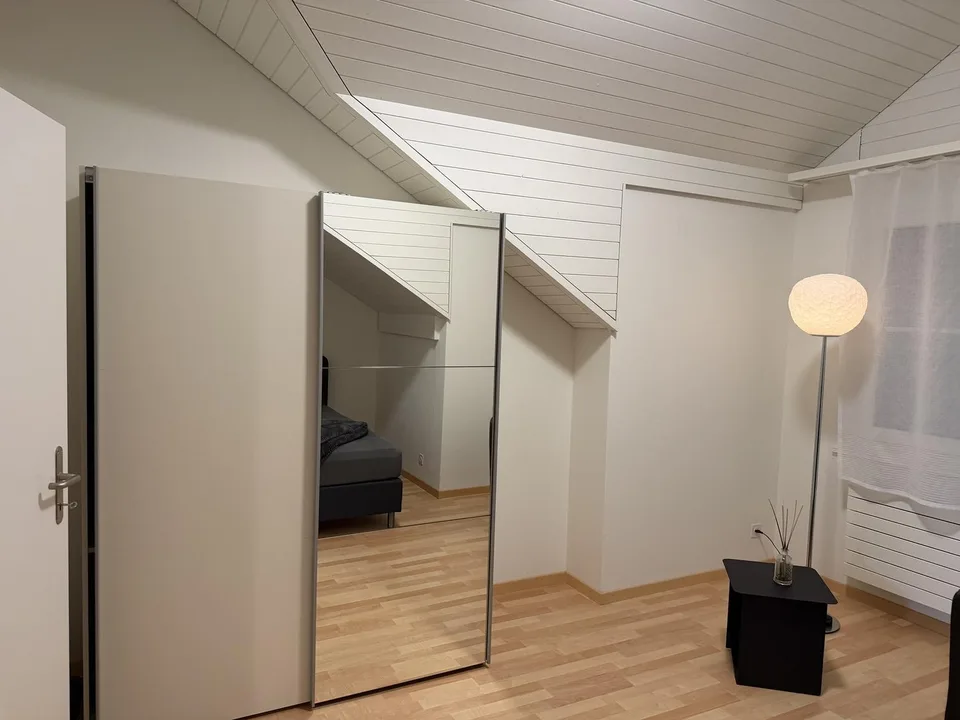 Helles Zimmer in 3-Zimmer-Wohnung gesucht (Mitmieter/in)