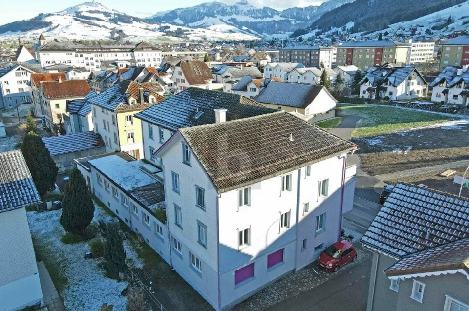 ARBEITSFLÄCHE AN ZENTRALER LAGE