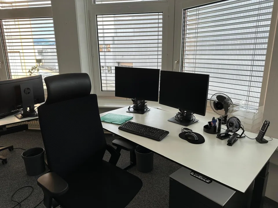 Komplett möbliertes Büro zu vermieten