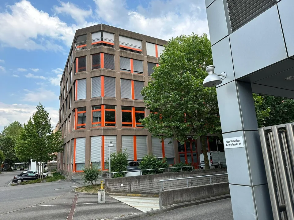 Komplett möbliertes Büro zu vermieten