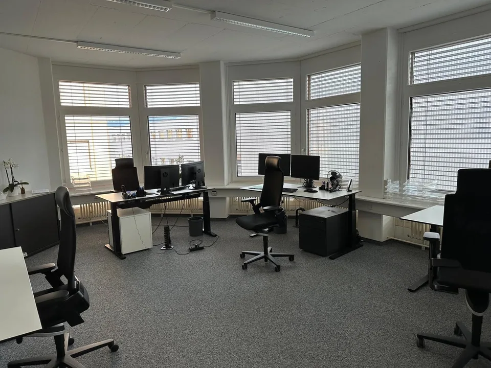 Komplett möbliertes Büro zu vermieten