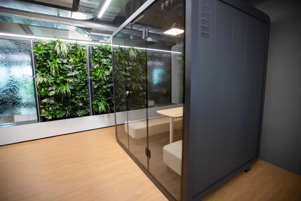 Exklusive Büro- und Showroomflächen mit Autolift – bis zu 5'700 m² – photo 10 of 10