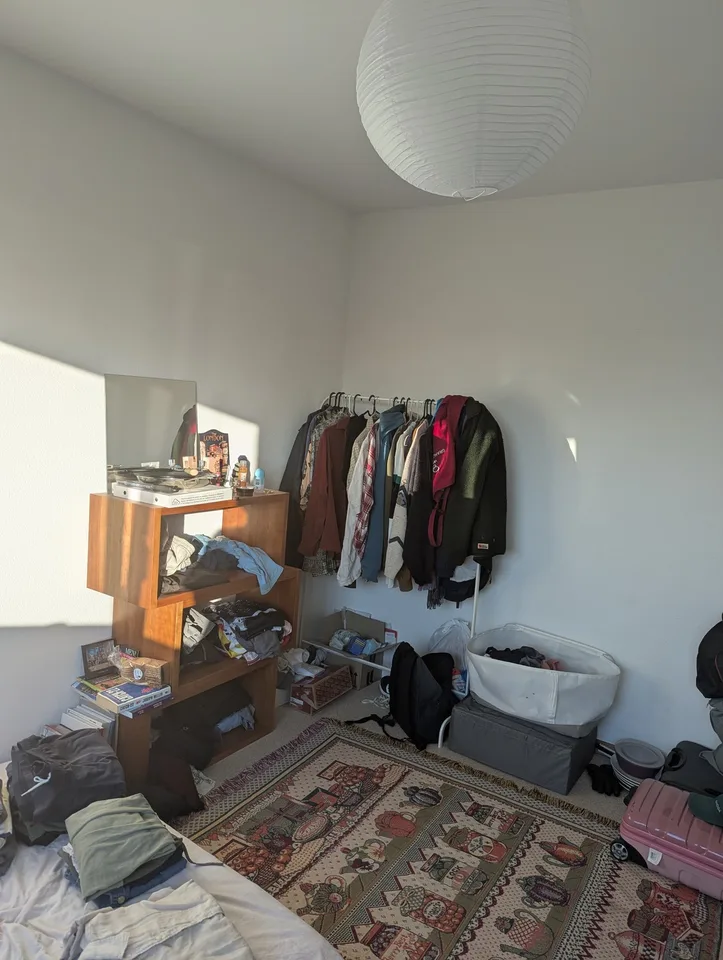 JUWO Room to rent in a 3 ppl WG