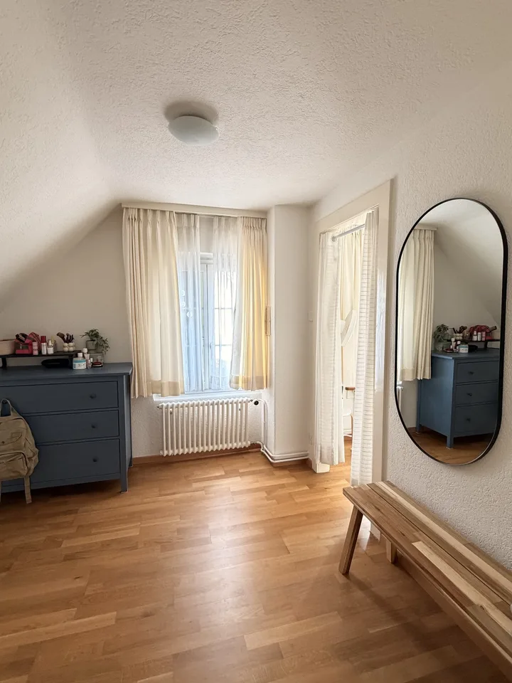 Gemütliche 2.5-Zimmer-Dachwohnung in Dübendorf